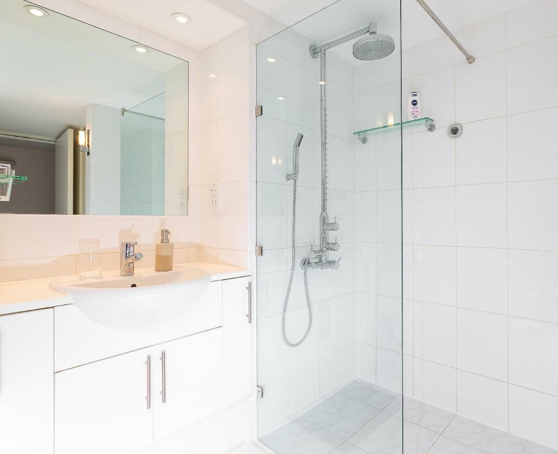Apartment With Private Patio, And Park Across The Road (Adults Only) Londýn Exteriér fotografie